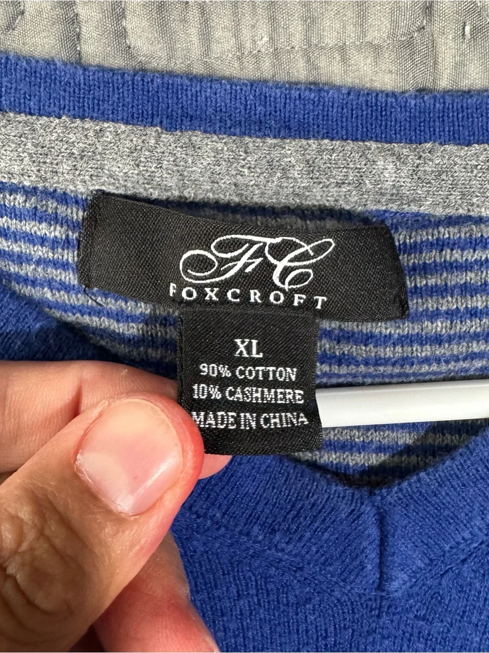 Foxcroft Mens XL Blue V Neck Sweater Cotton Cashmere Blend Lightweight Soft